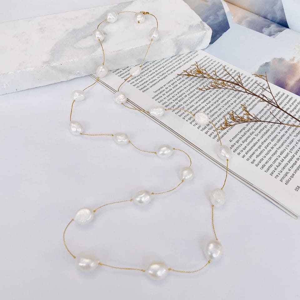 Collar de Perlas Barrocas Blancas